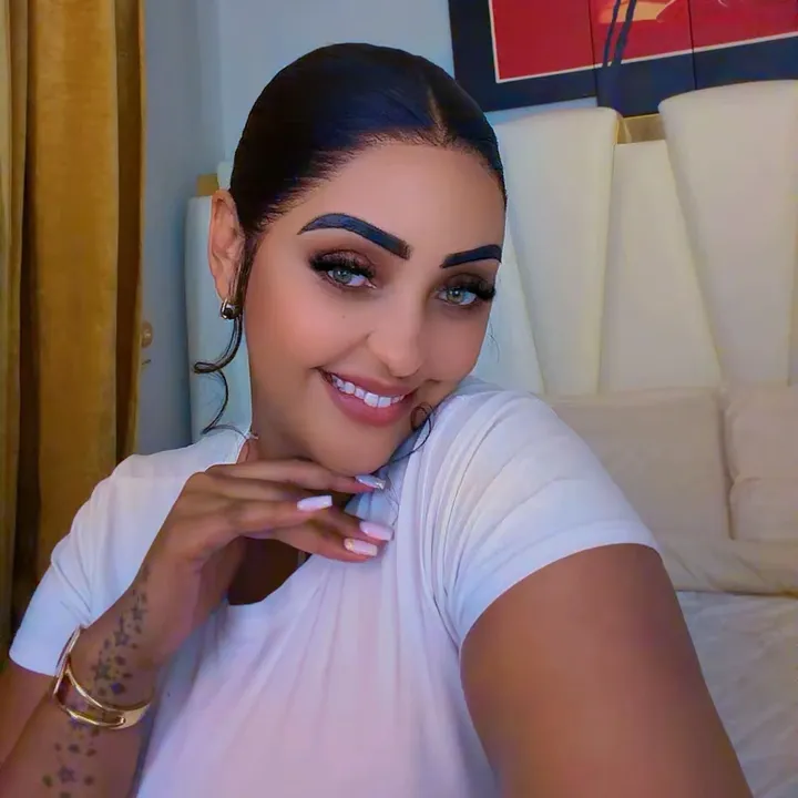 @elenimolla TikTok