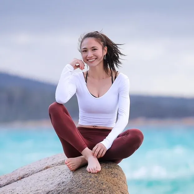 @elliehfitness TikTok