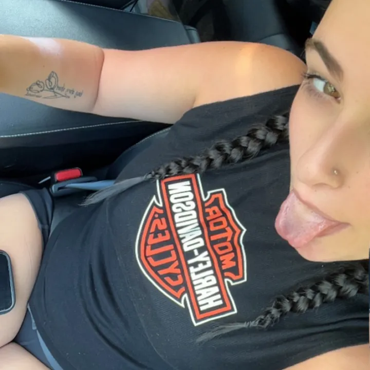 @xbigbootybrunettex TikTok
