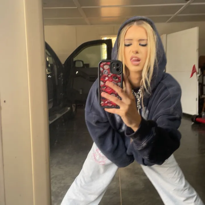@your9irlfriend TikTok