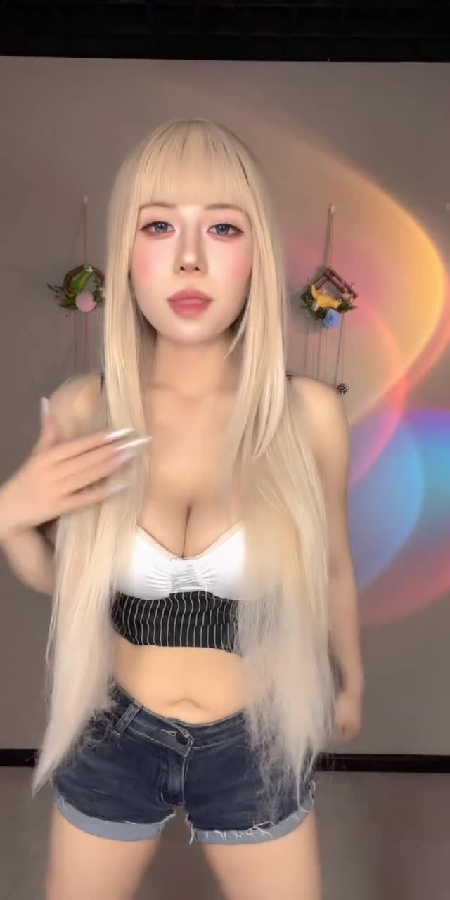 @round1688886 TikTok live recording