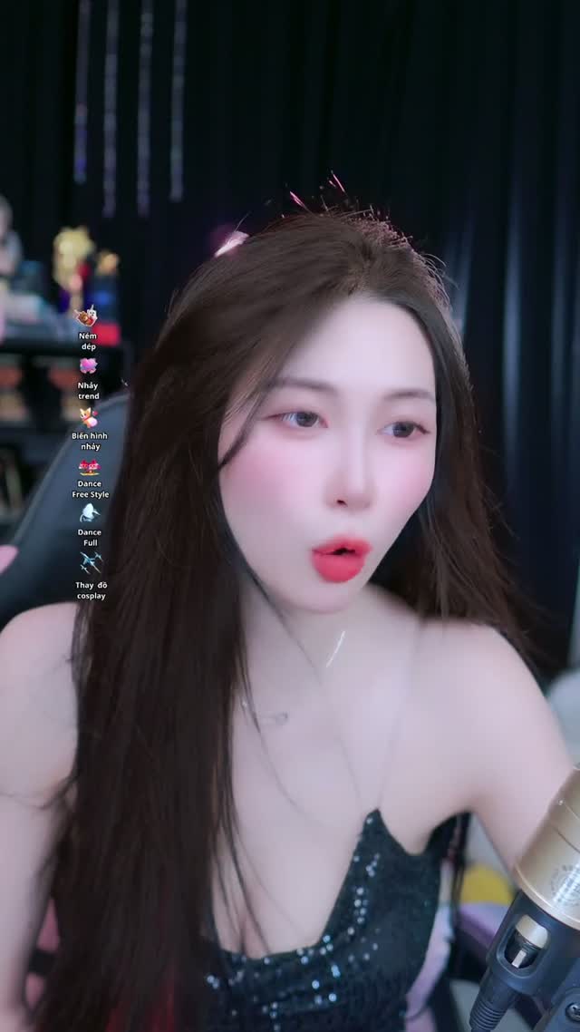 @meow.dancexinh TikTok live recording