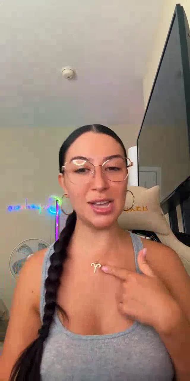 @itsjessicavanessa TikTok live recording