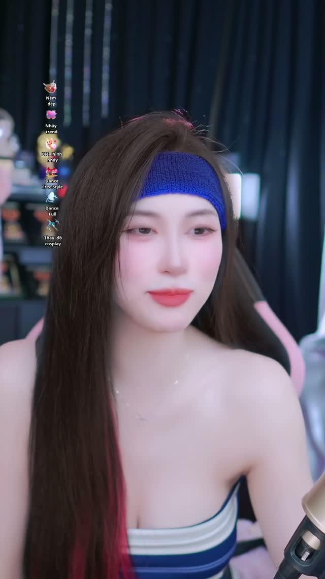 @meow.dancexinh TikTok live recording