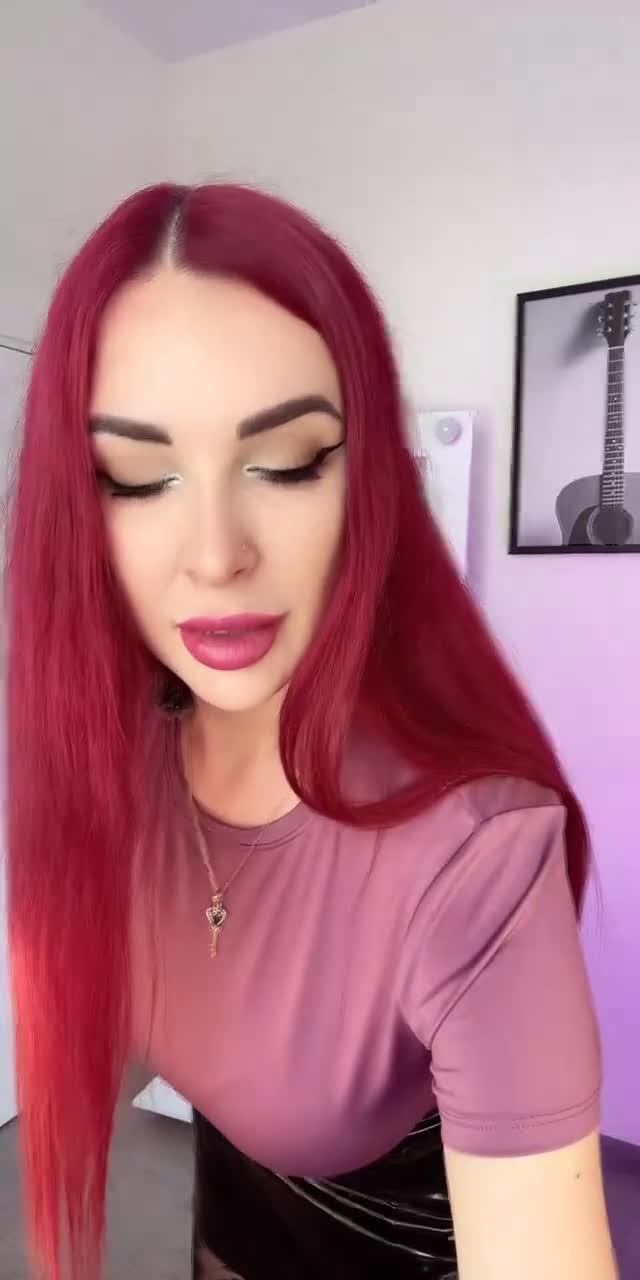 @vickyfoxi TikTok live recording
