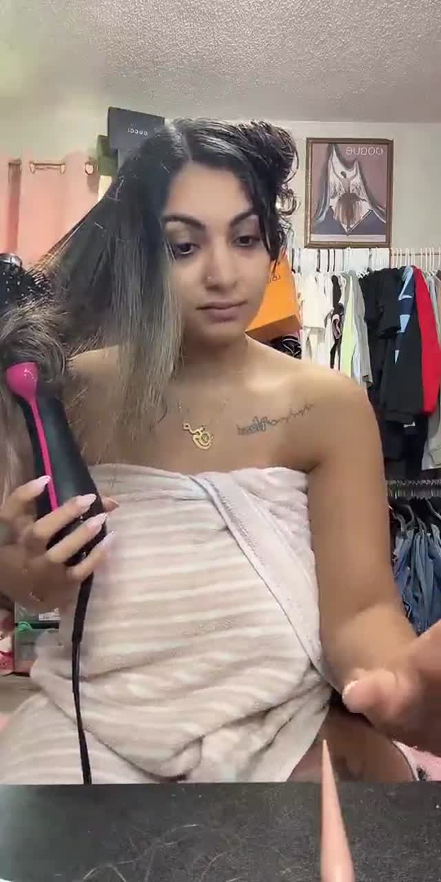@doseofmunaa2x TikTok live recording