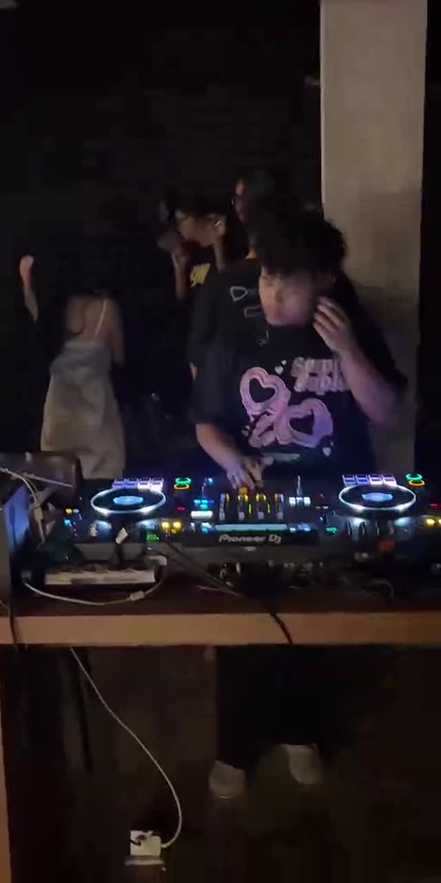 @knockonwood.jkt TikTok live recording