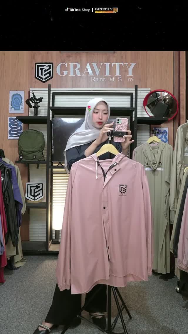 @gravityraincoatofficial TikTok live recording