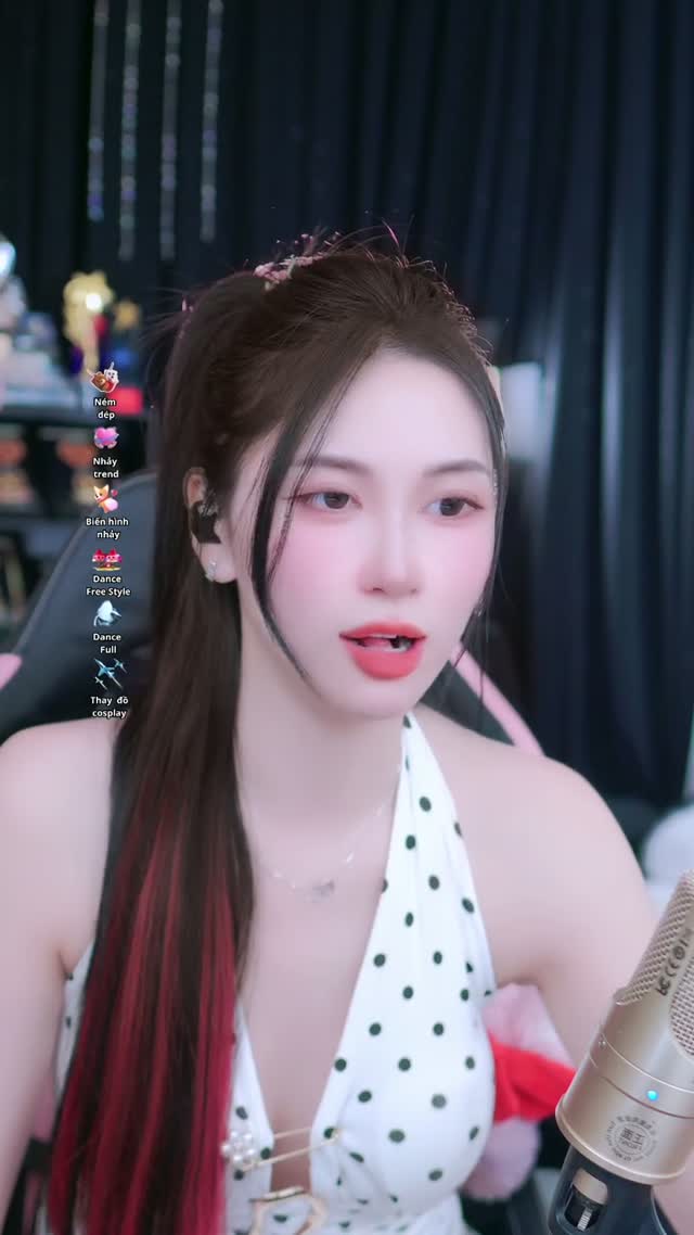 @meow.dancexinh TikTok live recording
