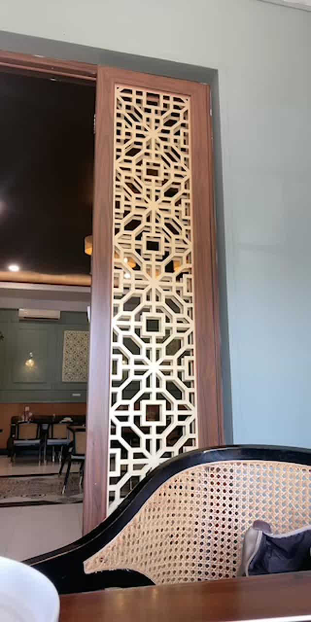 @itsdinaya