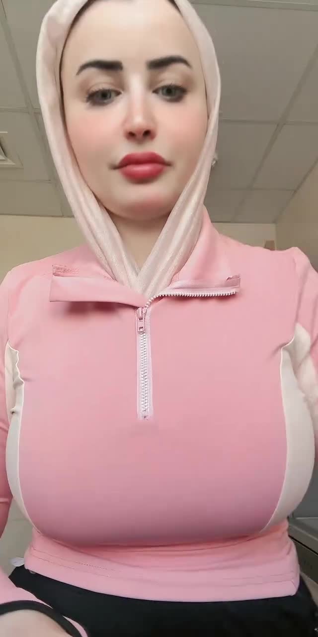 @zahraawh26 TikTok live recording