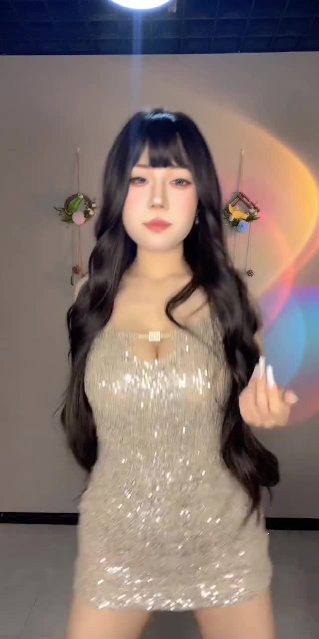 @round1688886 TikTok live recording