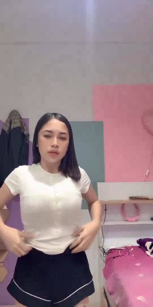 @itsika15 TikTok live recording