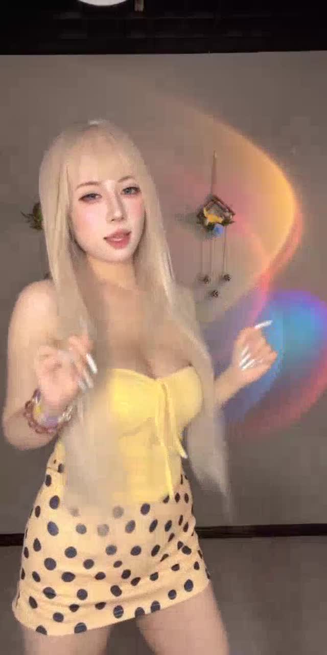 @round1688886 TikTok live recording