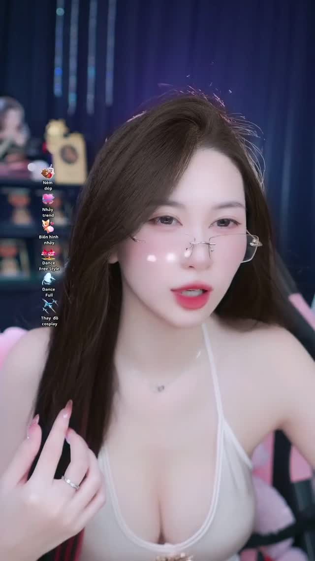 @meow.dancexinh TikTok live recording