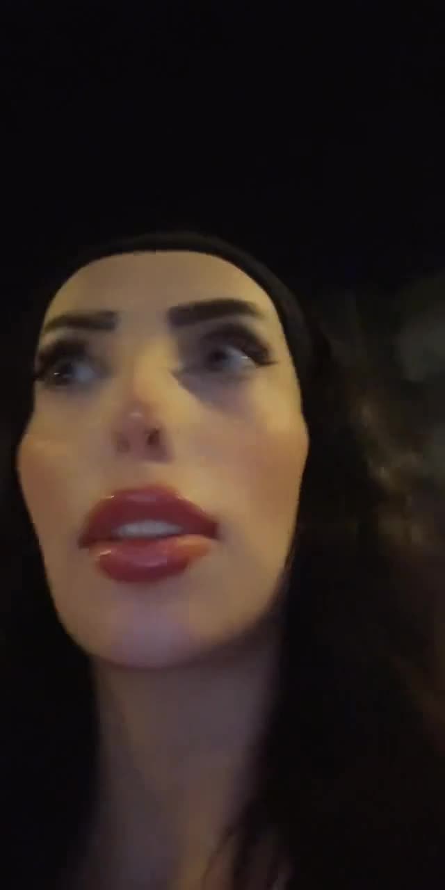 @tugceemotovlog TikTok live recording