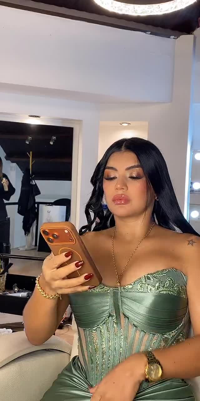 @makeupbysararodriguez TikTok live recording