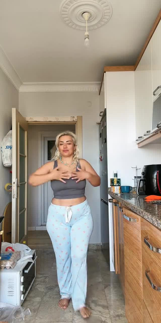 @burcuylaeglencelizumba TikTok live recording