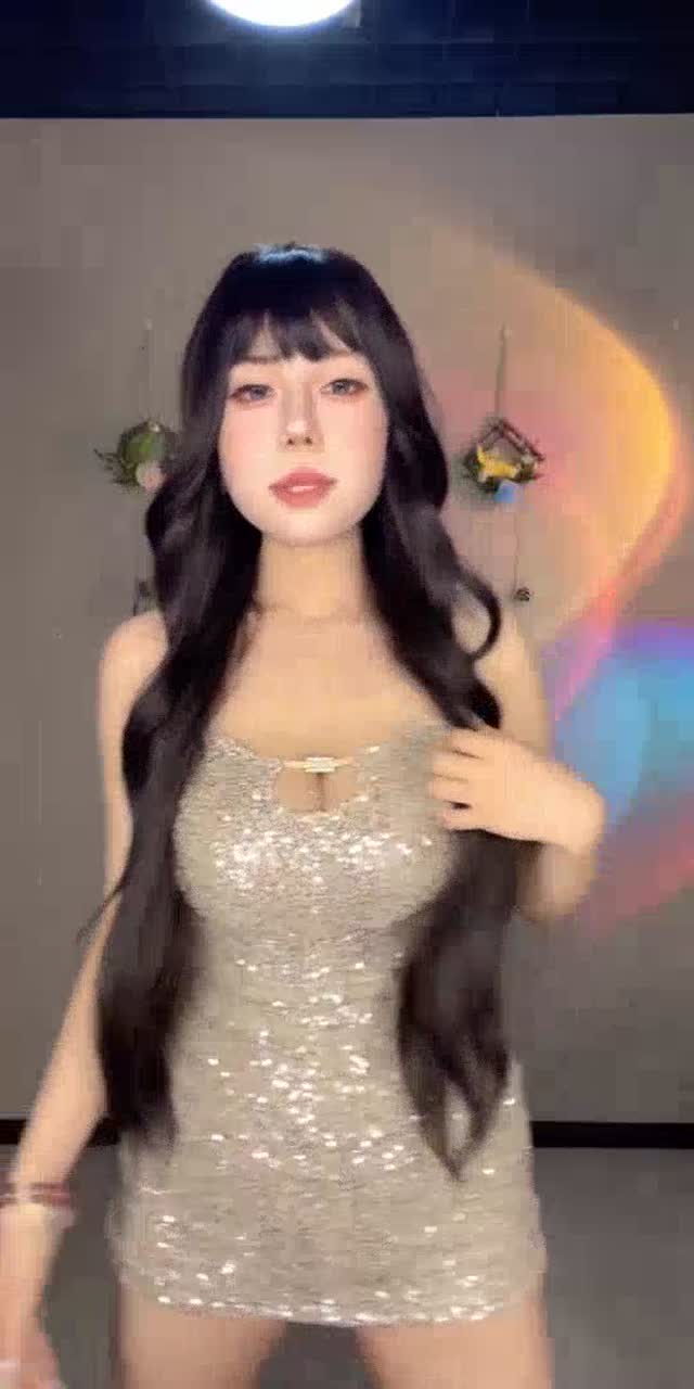 @round1688886 TikTok live recording