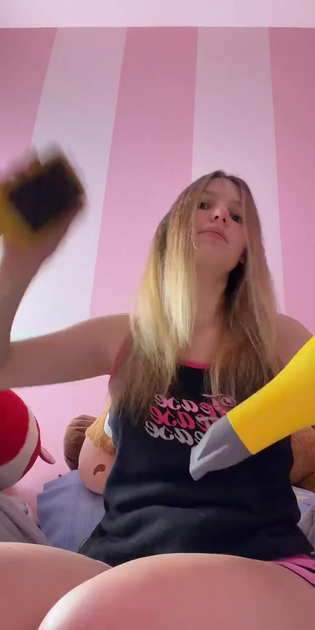 @badbitch42004 TikTok live recording
