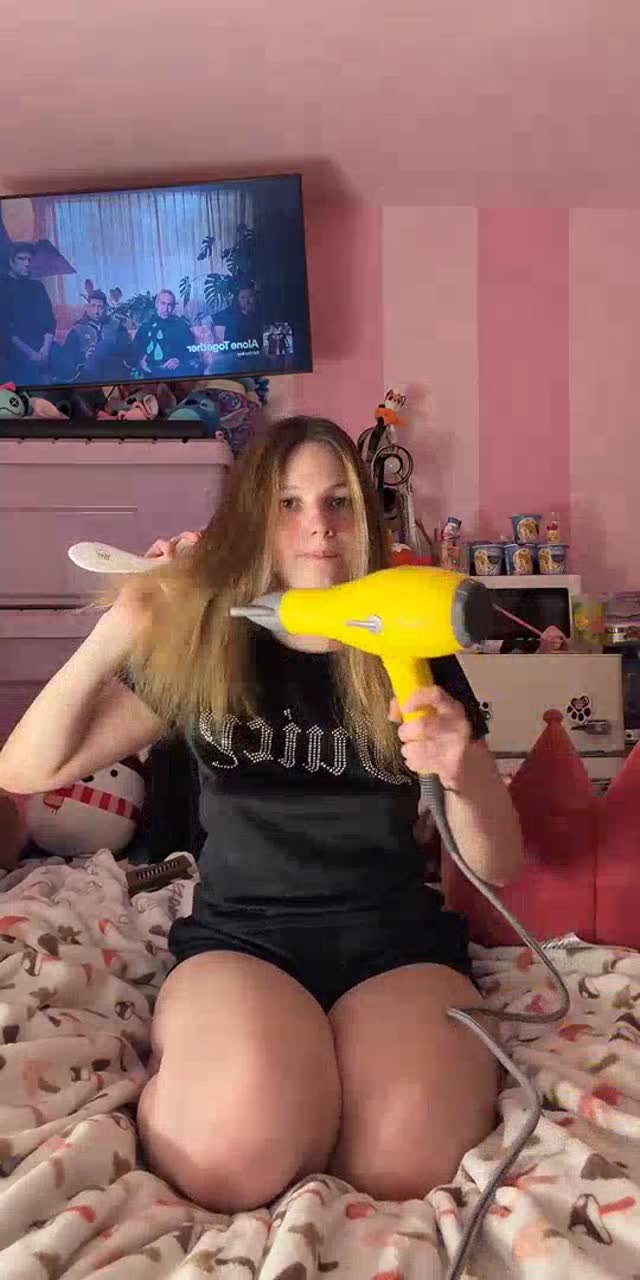@badbitch42004 TikTok live recording