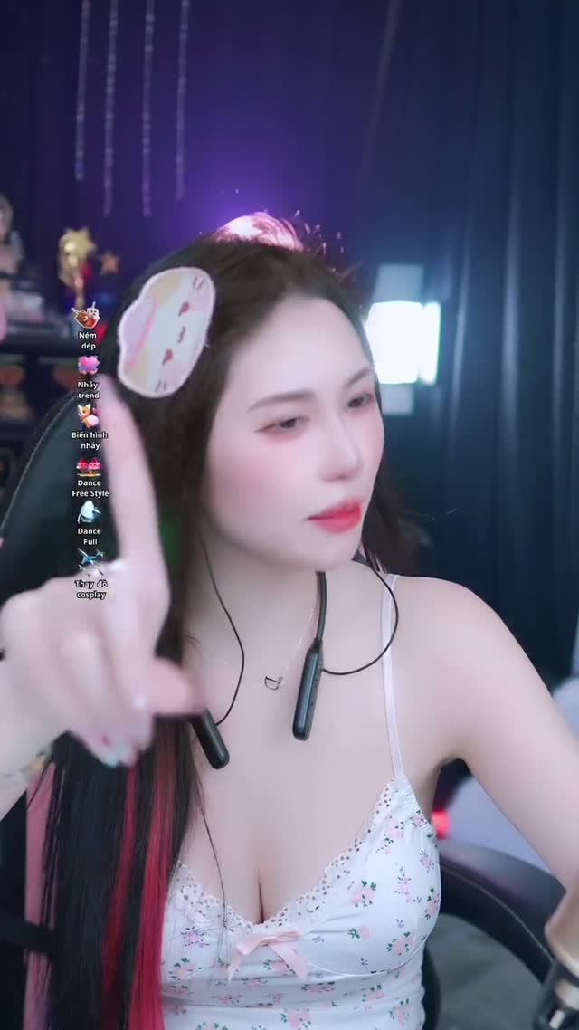 @meow.dancexinh TikTok live recording
