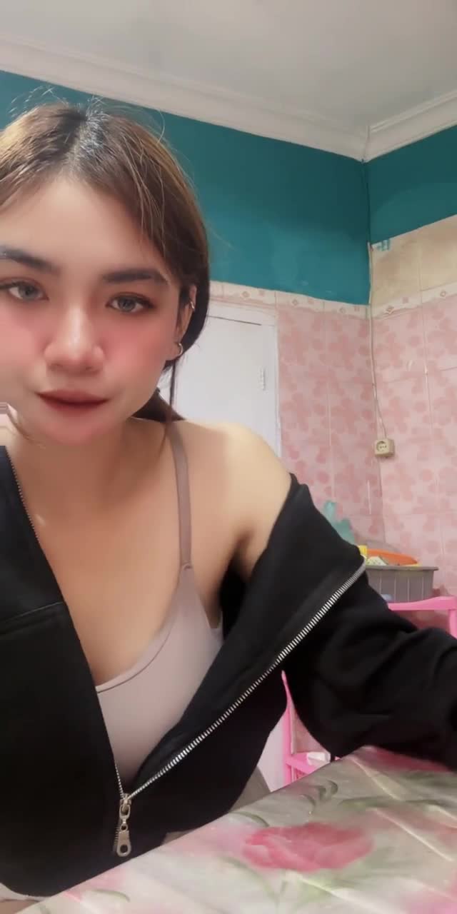 @18buttrfly__ TikTok live recording