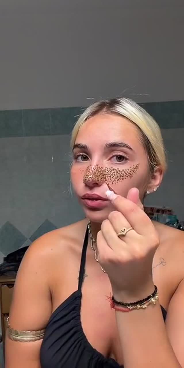 @iriss.vallaranii TikTok live recording