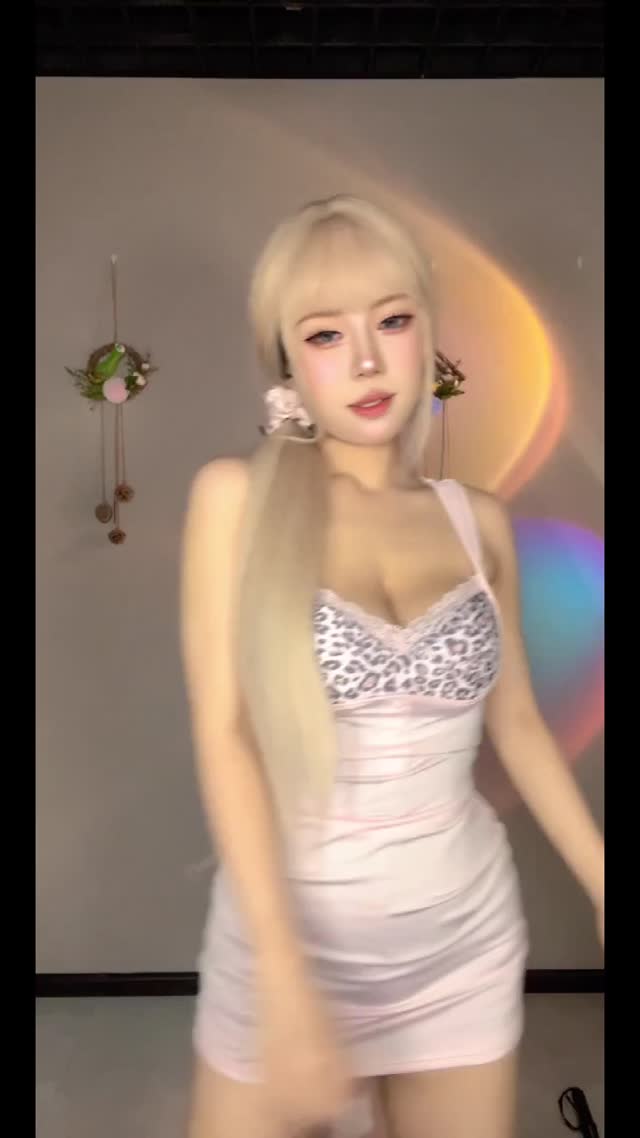 @round1688886 TikTok live recording