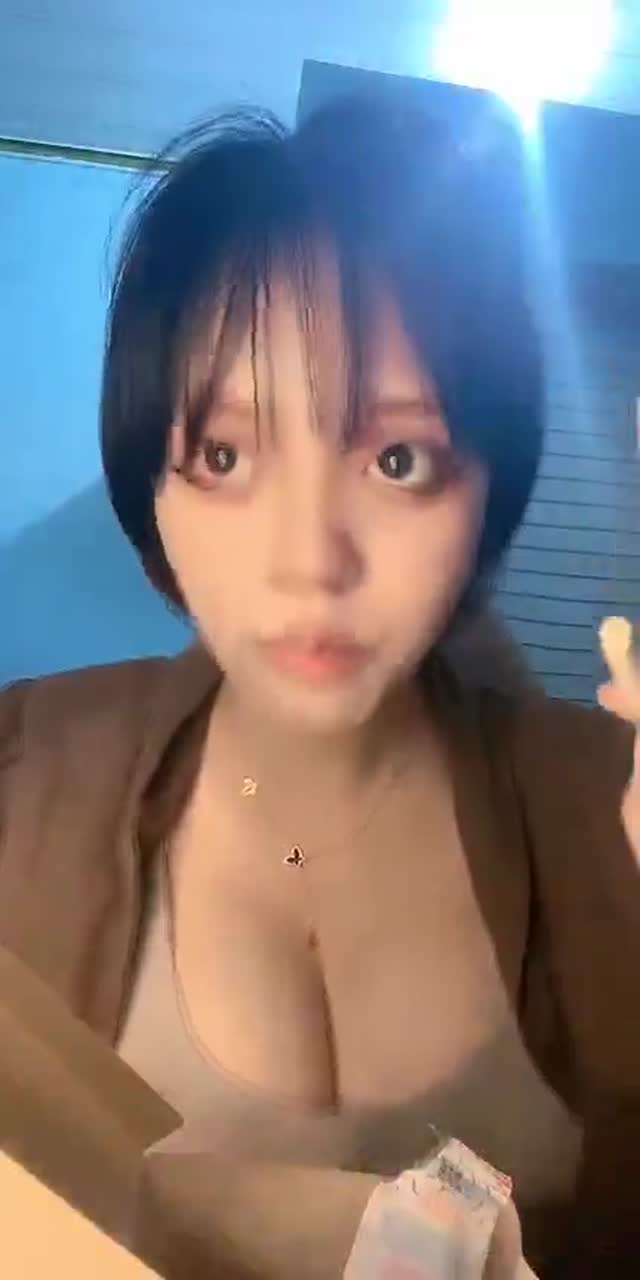 @emaacoss TikTok live recording
