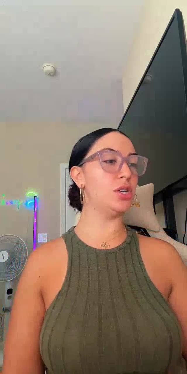 @itsjessicavanessa TikTok live recording