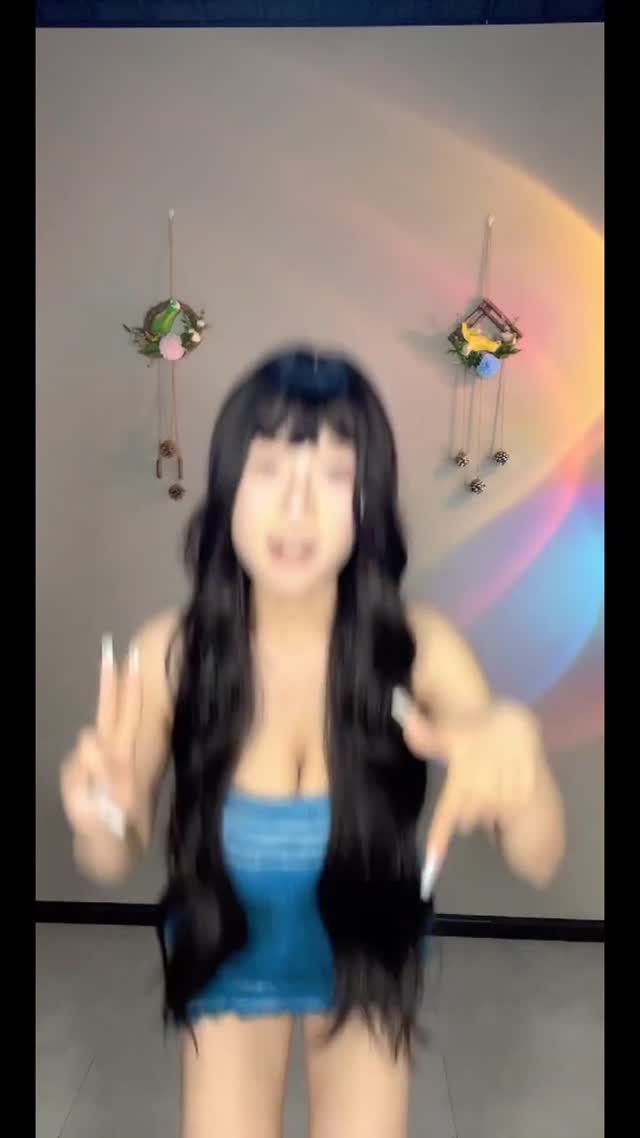 @round1688886 TikTok live recording