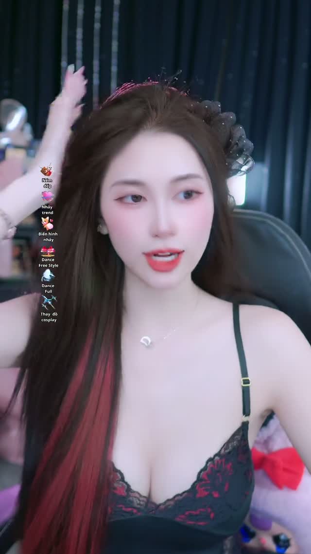@meow.dancexinh TikTok live recording