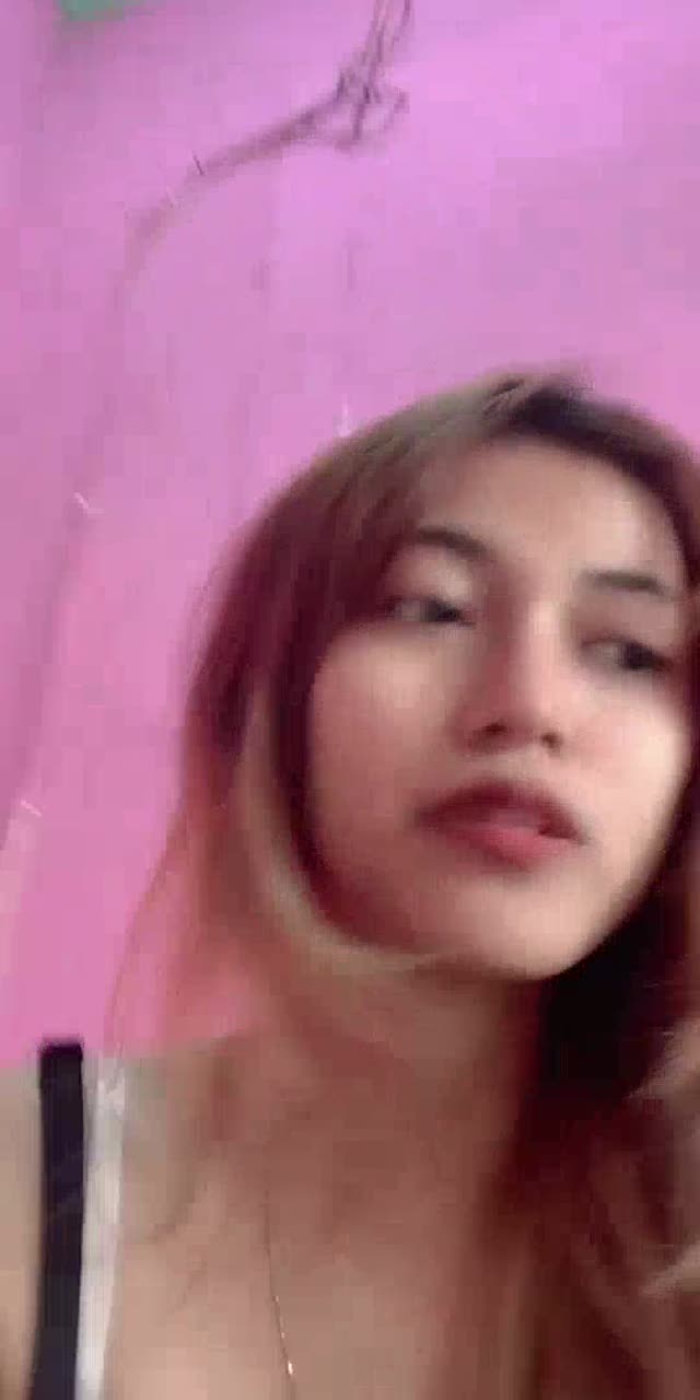 @tasyaa.geulis TikTok live recording