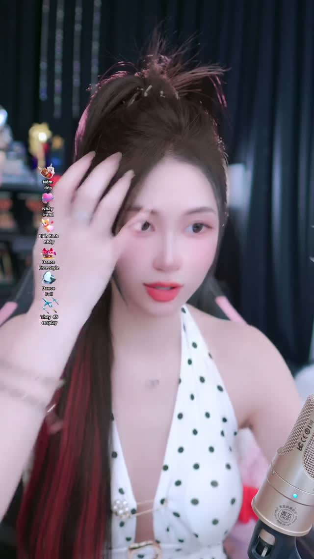 @meow.dancexinh TikTok live recording