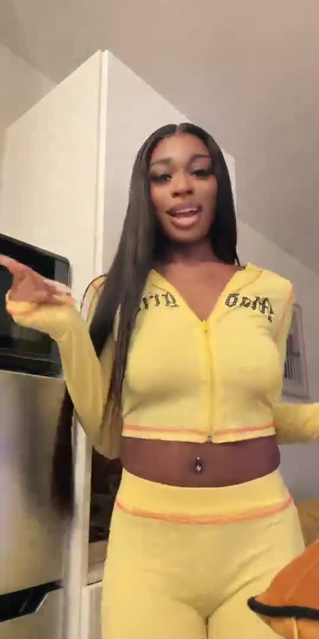 @bxr.doll TikTok live recording