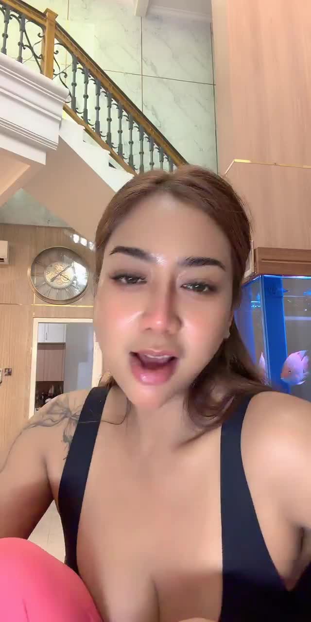 @queenjennifer.official TikTok live recording