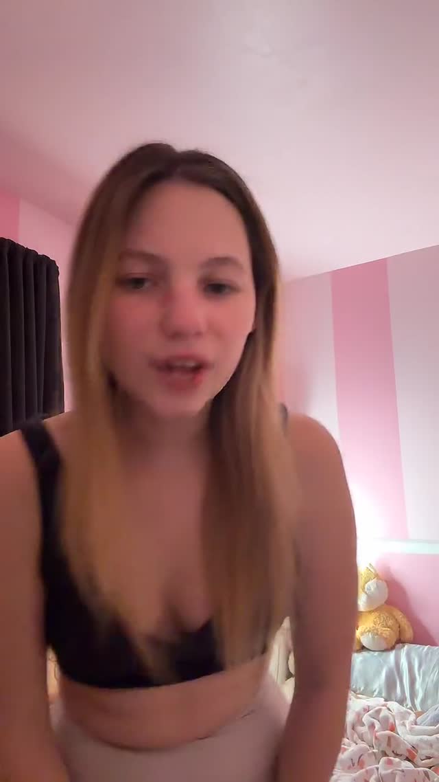 @badbitch42004 TikTok live recording