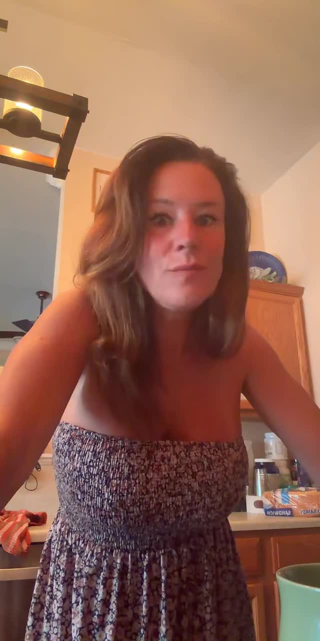 @moms_gym_life TikTok live recording