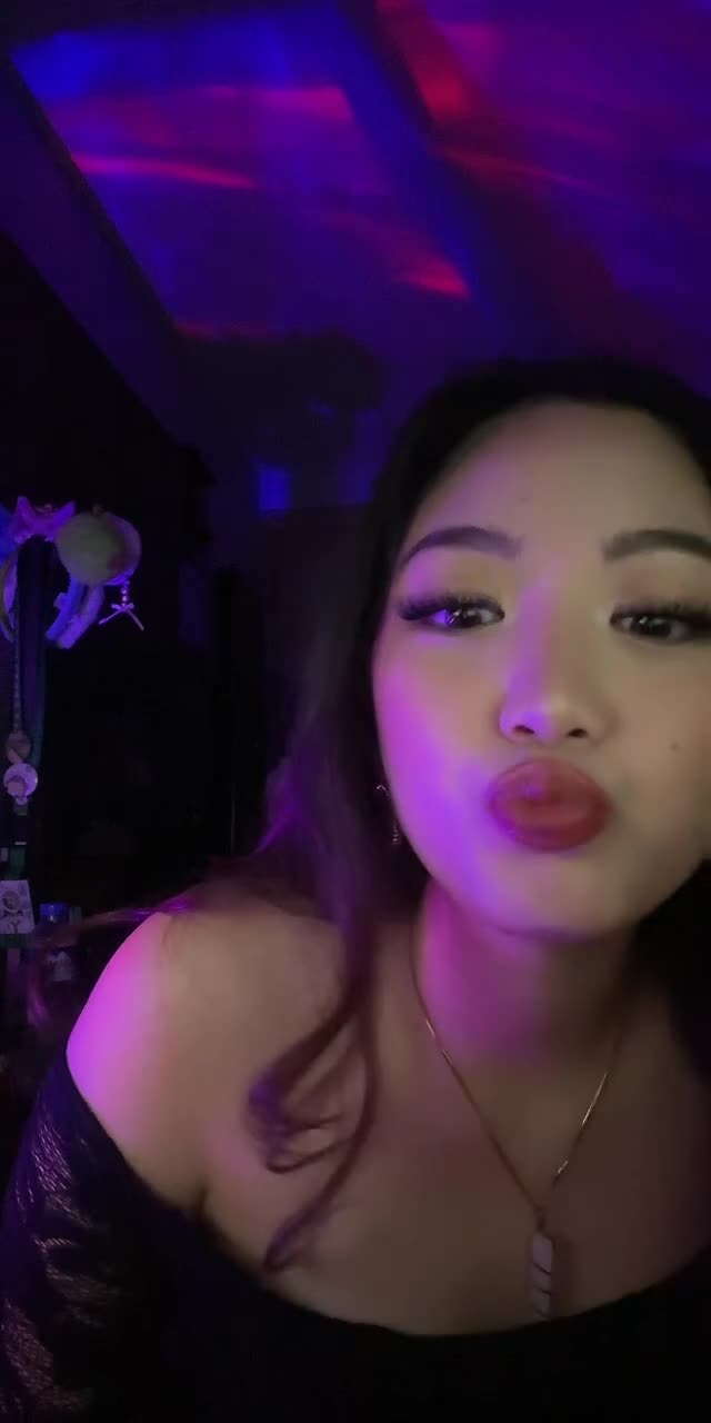 @elliewebbiegoogiebelly TikTok live recording