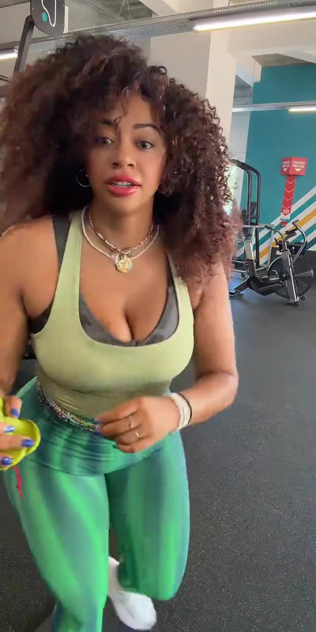 @ultimate_glutes_pump TikTok live recording