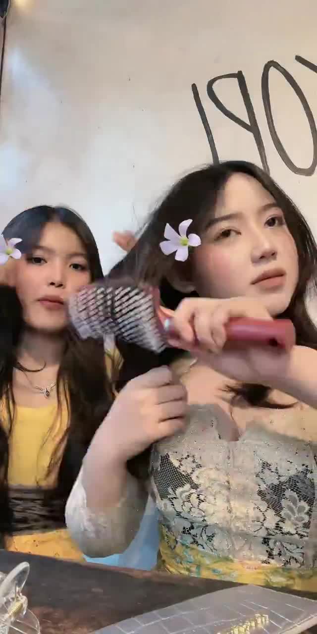 @nikkii_.19 TikTok live recording