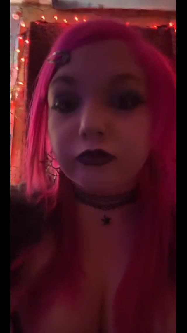 @hellokittluvr08 TikTok live recording