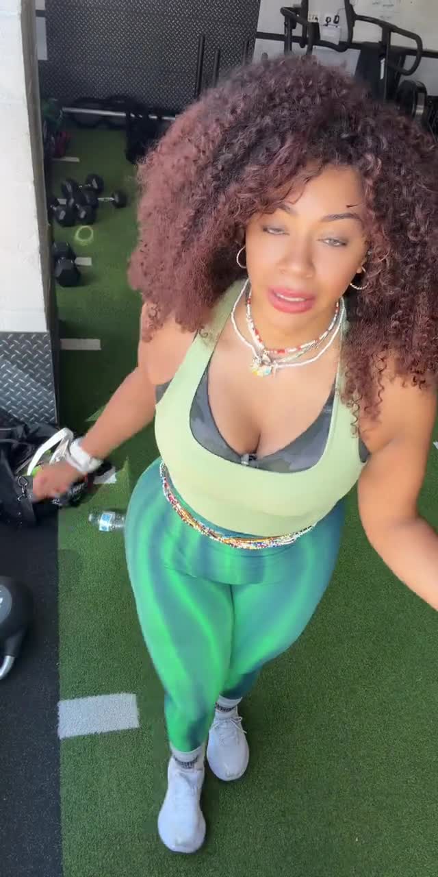 @ultimate_glutes_pump TikTok live recording